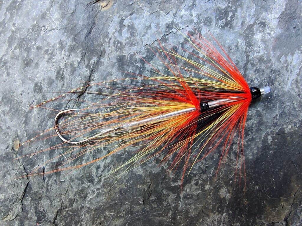 Cascade Needle Tube Intruder Fly